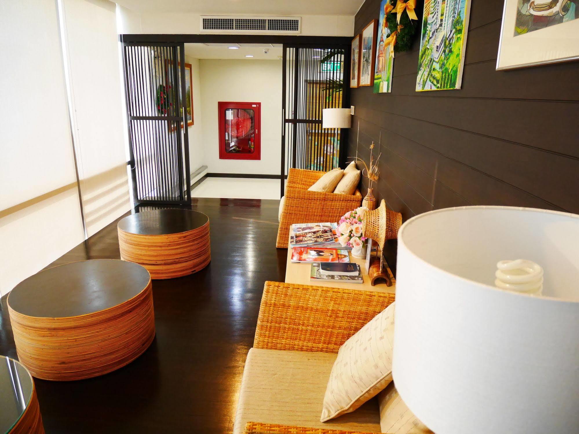 Swutel Hotel Bangkok Bagian luar foto