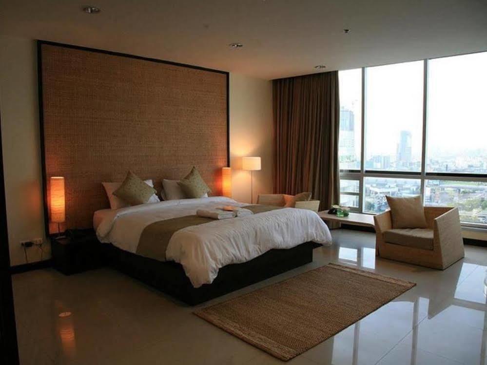 Swutel Hotel Bangkok Bagian luar foto